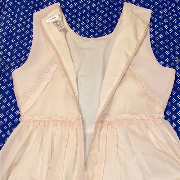 ‼️NEVER BEEN WORN‼️Lightweight, Sleeveless👗 - Picture 6 of 6